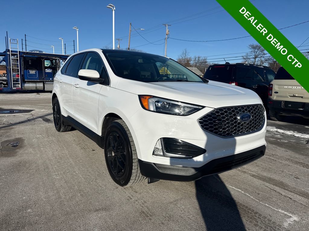 Used 2024 Ford Edge SEL w/ Convenience Package image 4