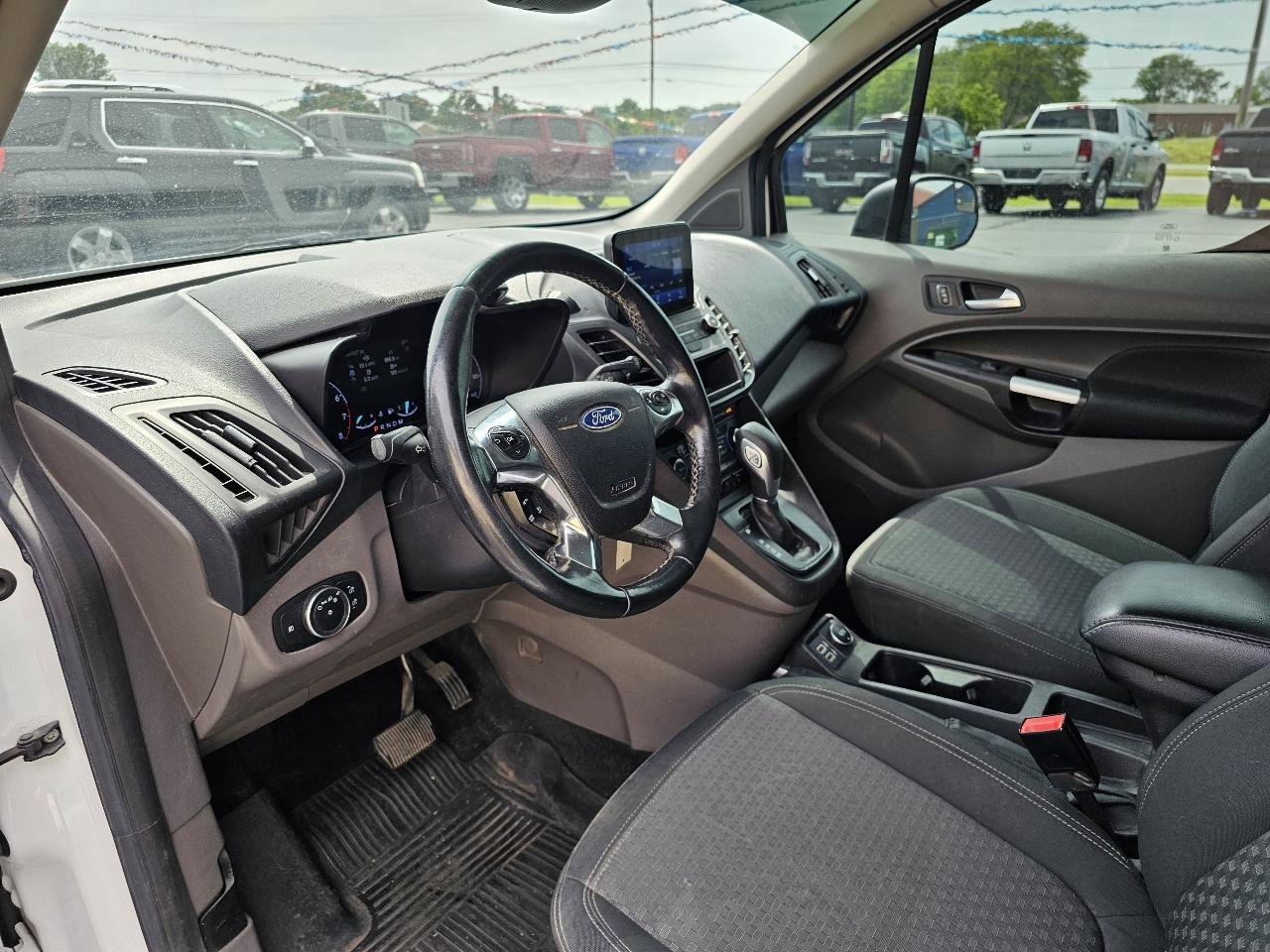 Used 2019 Ford Transit Connect XLT FWD image 3