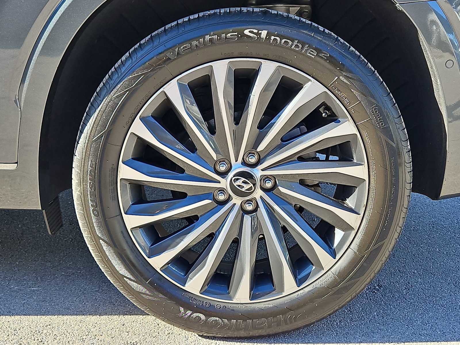 Used 2023 Hyundai Palisade Calligraphy image 13