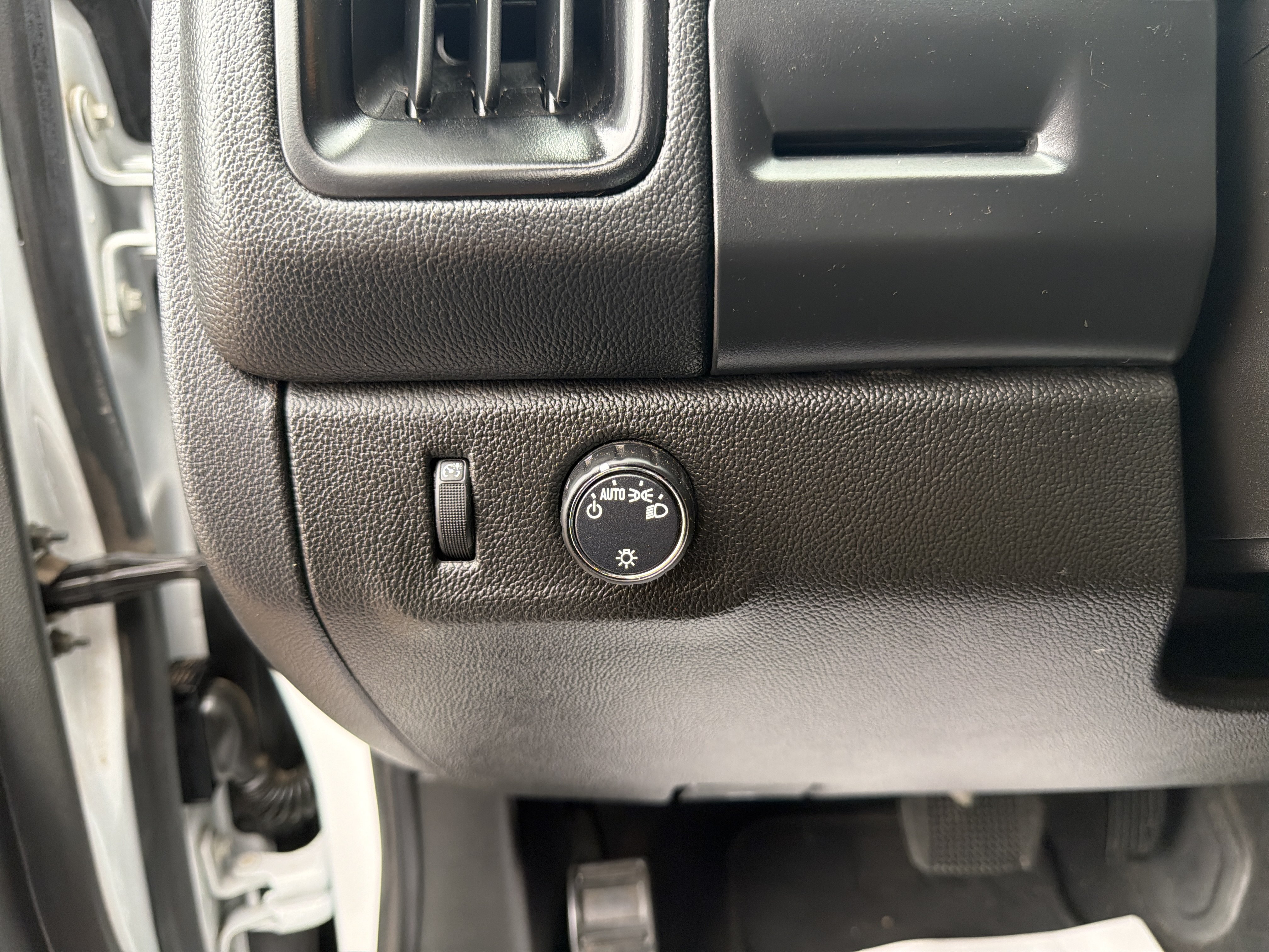 Used 2022 Chevrolet Colorado LT RWD image 13