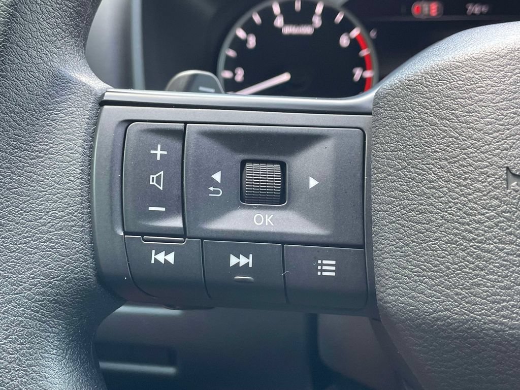 Used 2026 Nissan Rogue S FWD image 21