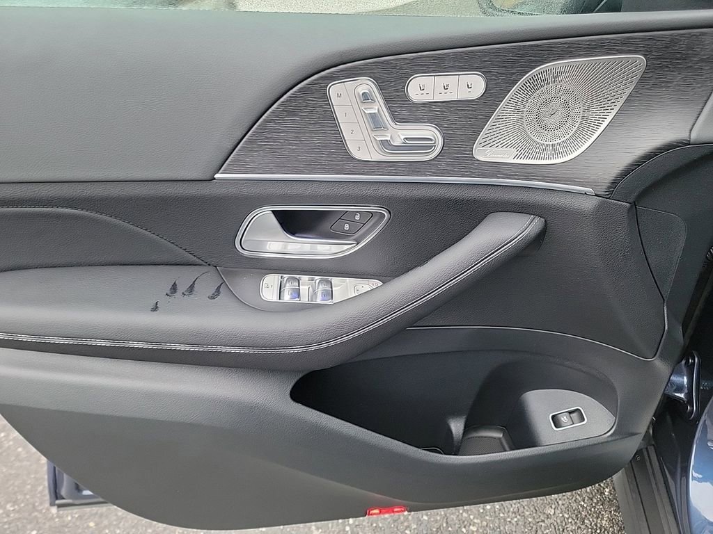 New 2025 Mercedes-Benz GLS 450 4MATIC image 11