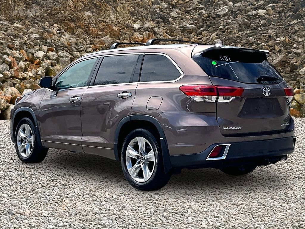 Used 2019 Toyota Highlander Limited AWD/4WD image 11