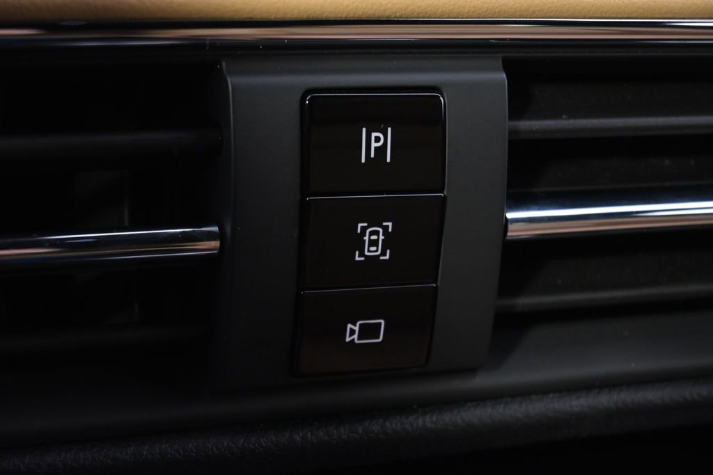 Certified 2022 Lincoln Corsair Reserve w/ Equipment Group 201A image 31