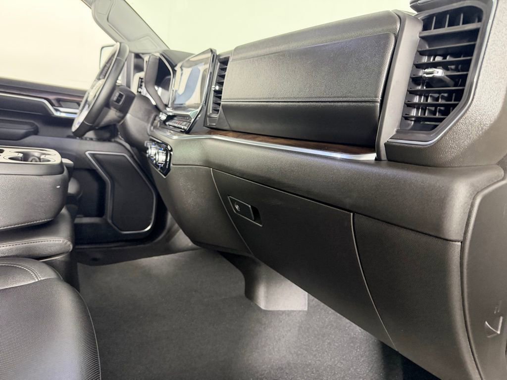 Used 2025 GMC Sierra 3500 SLT AWD/4WD image 30