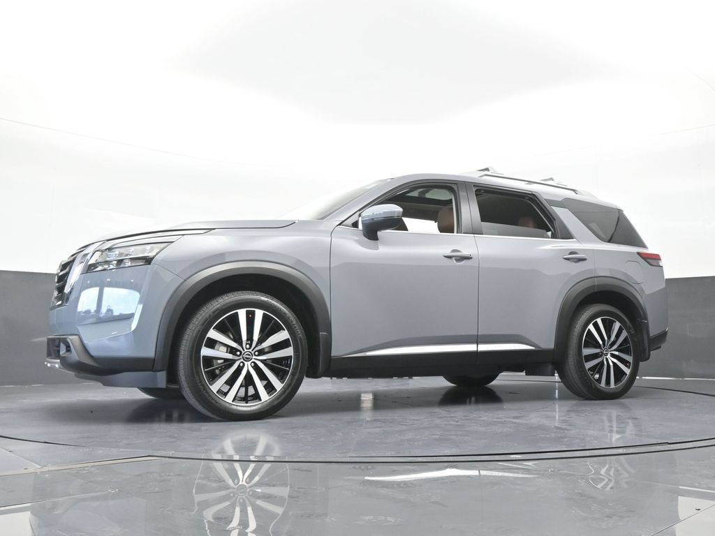 Used 2024 Nissan Pathfinder Platinum AWD/4WD image 60
