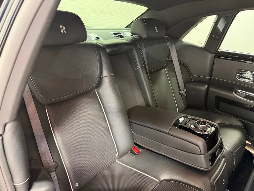 Used 2017 Rolls-Royce Ghost RWD image 40