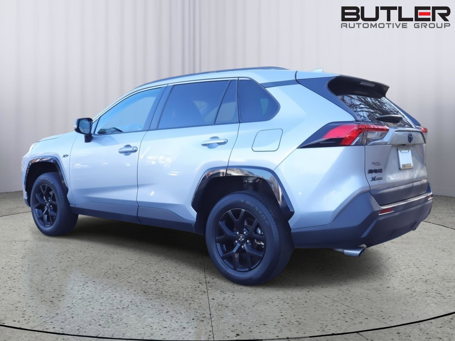 Used 2023 Toyota RAV4 XLE w/ Convenience Package image 5