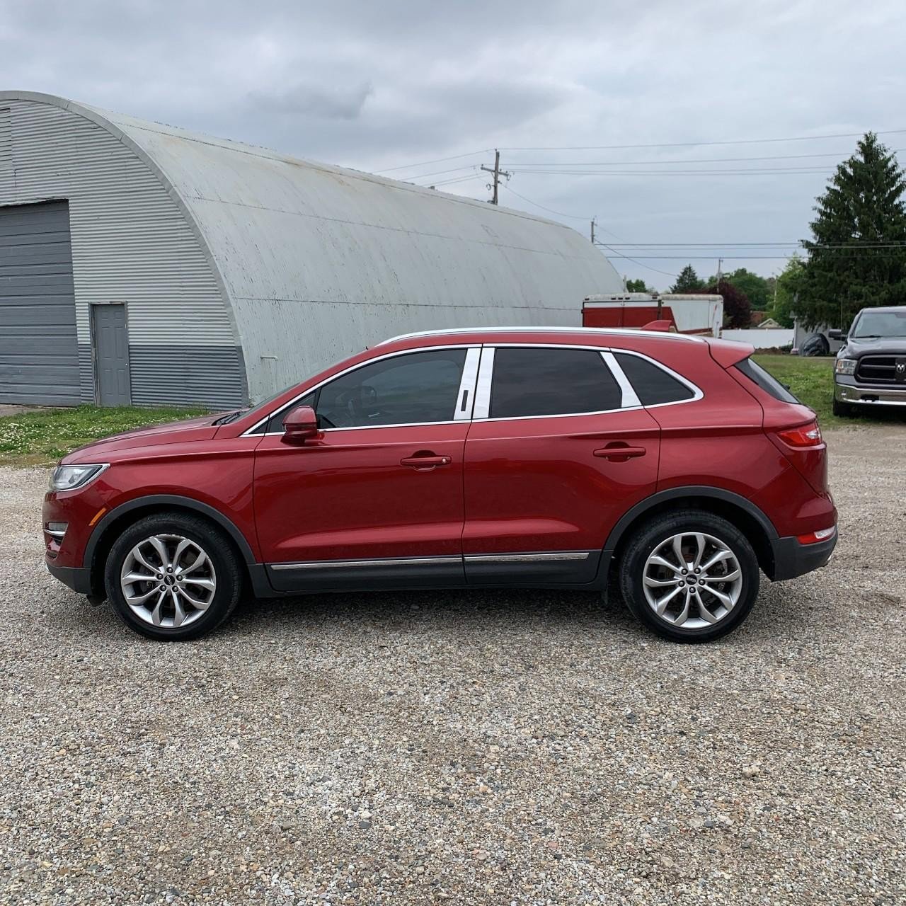Used 2017 Lincoln MKC Select w/ Select Plus Package AWD/4WD image 3