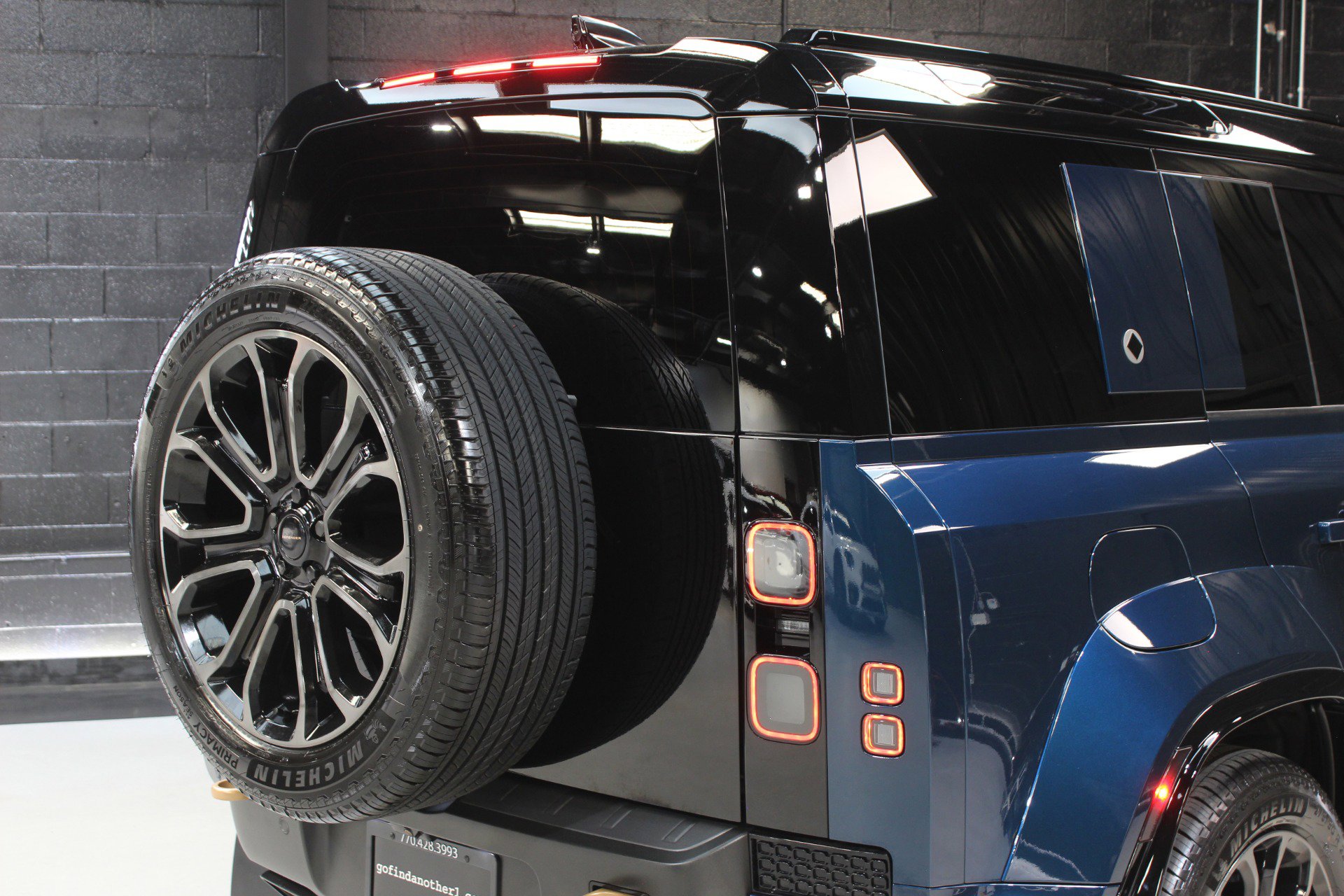 Used 2026 Land Rover Defender 110 image 15