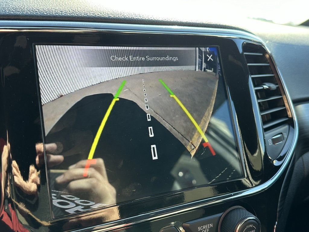 Used 2022 Jeep Grand Cherokee Laredo X image 33