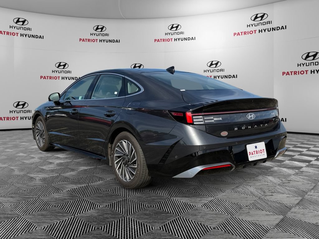 Certified 2025 Hyundai Sonata Limited FWD image 5