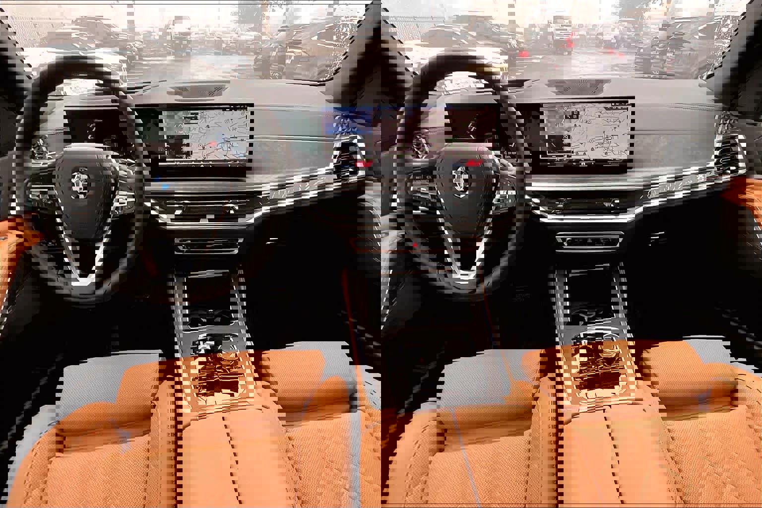 Used 2025 BMW X5 xDrive40i w/ Parking Assistance Package image 14