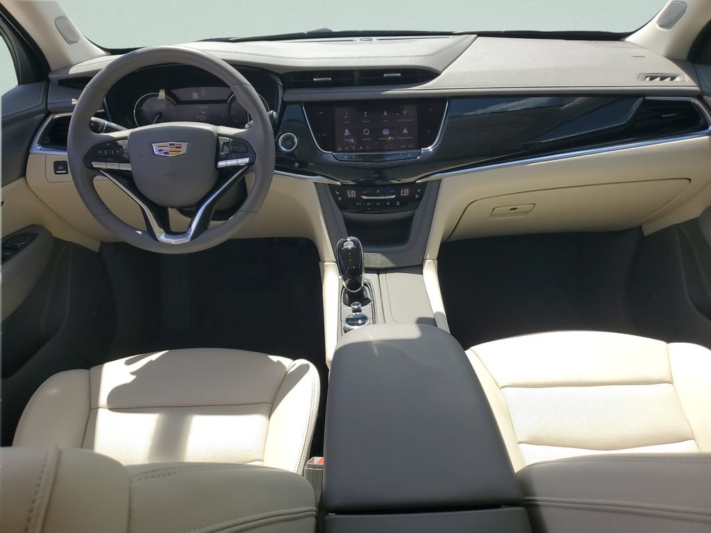 Used 2024 Cadillac XT6 Premium Luxury AWD/4WD image 11