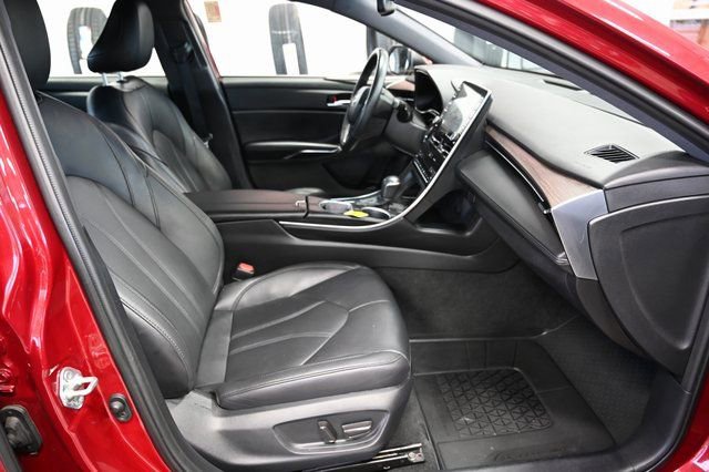 Used 2022 Toyota Avalon XLE image 11