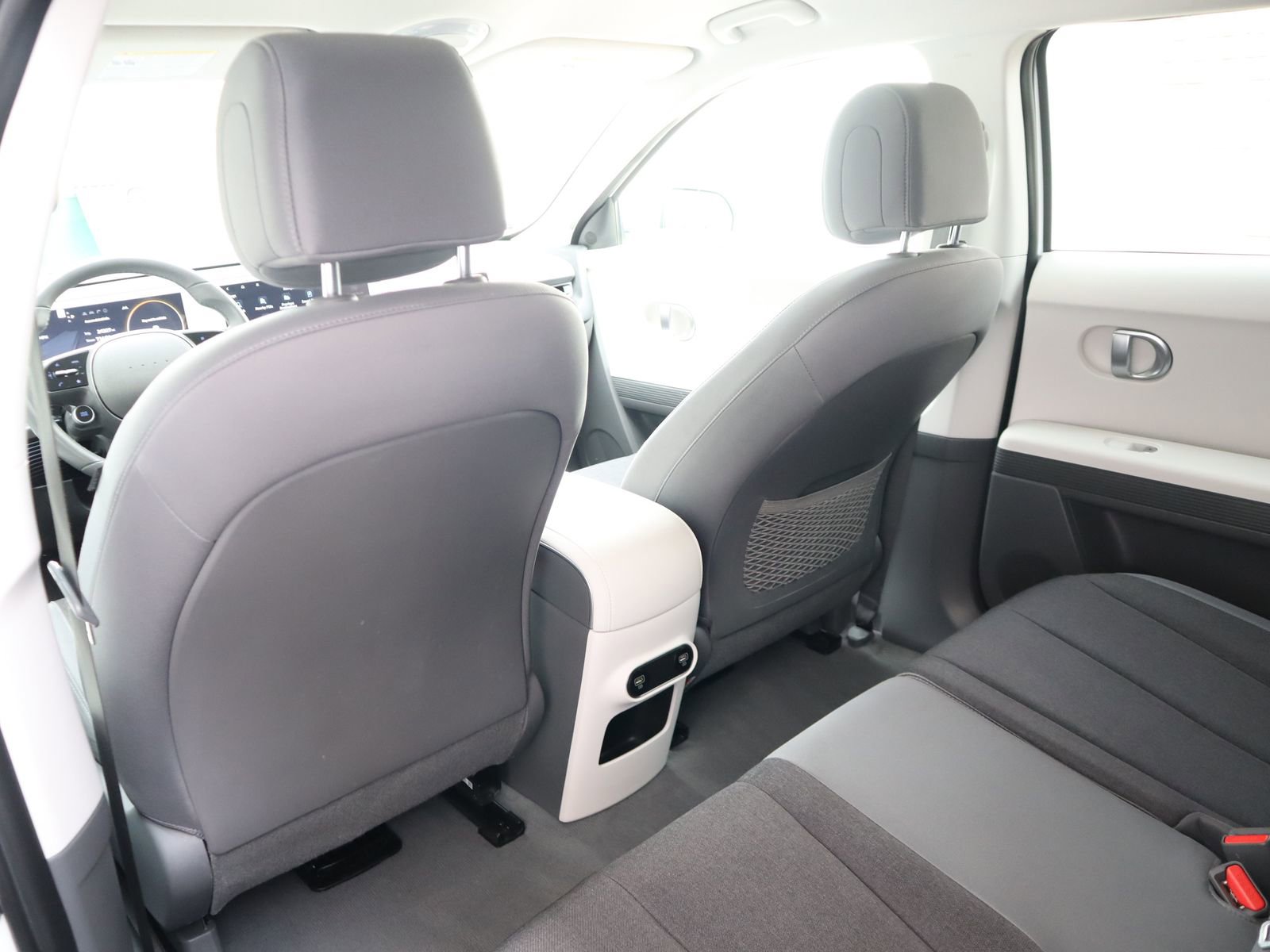 Used 2024 Hyundai Ioniq 5 SE image 37