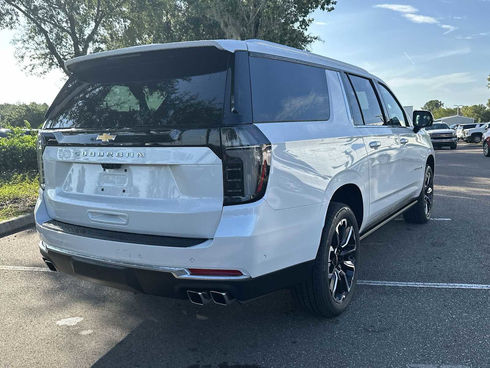 New 2025 Chevrolet Suburban High Country image 6