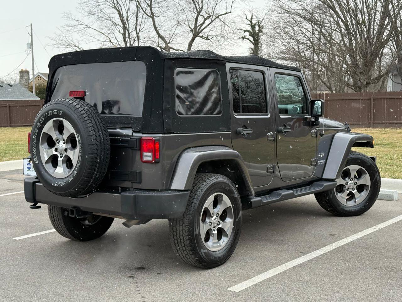 Used 2016 Jeep Wrangler Unlimited Sahara w/ Dual Top Group AWD/4WD image 5