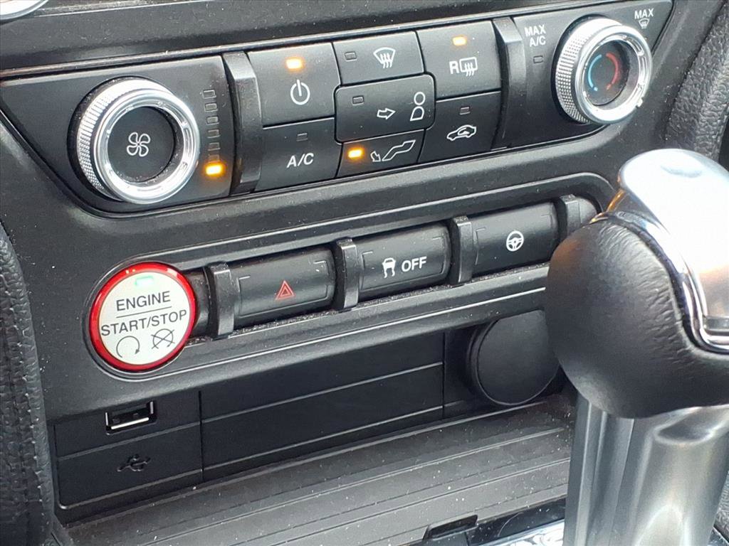 Used 2017 Ford Mustang Coupe image 9