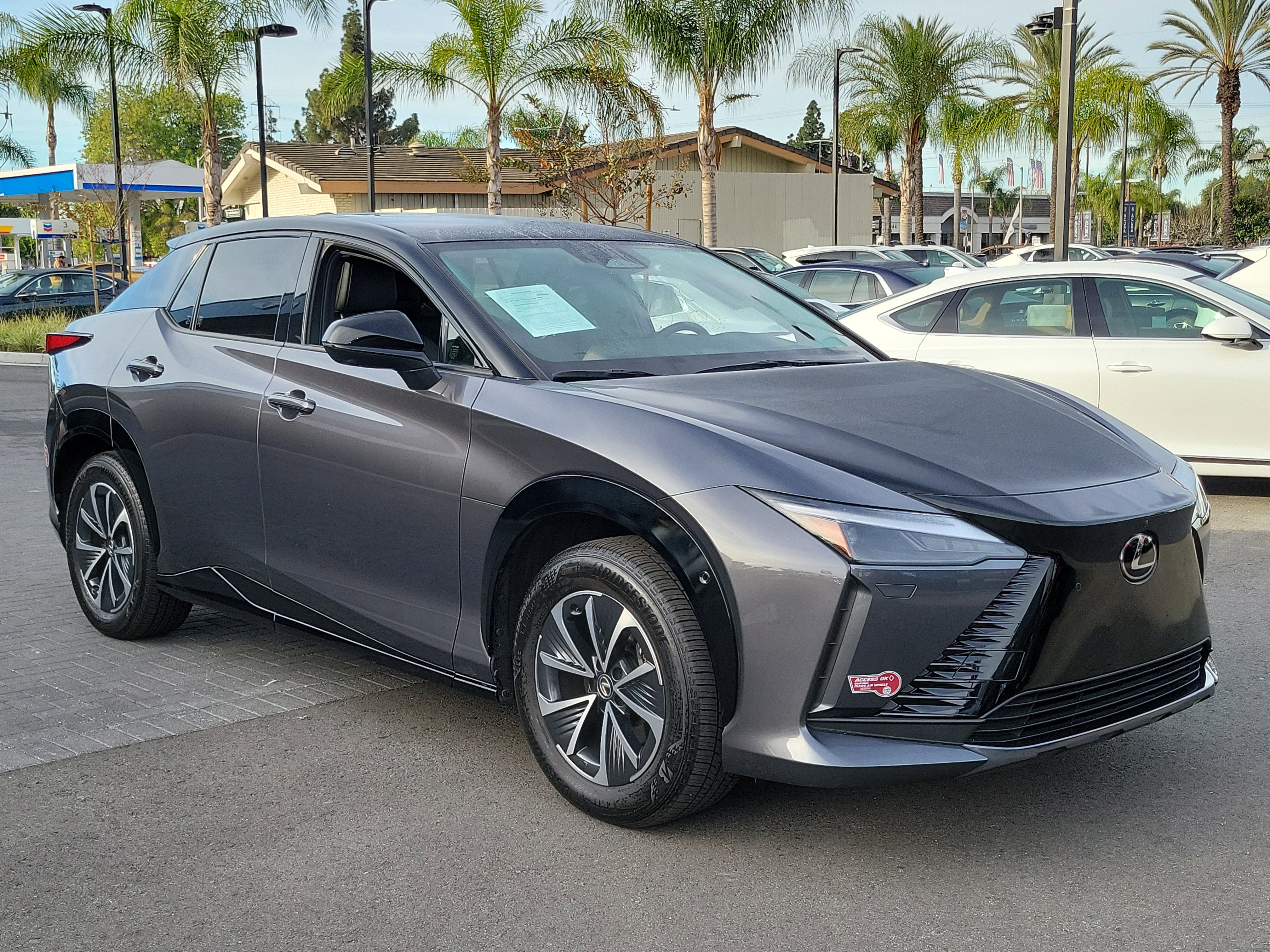 Used 2023 Lexus RZ 450e Premium w/ Technology Package image 28