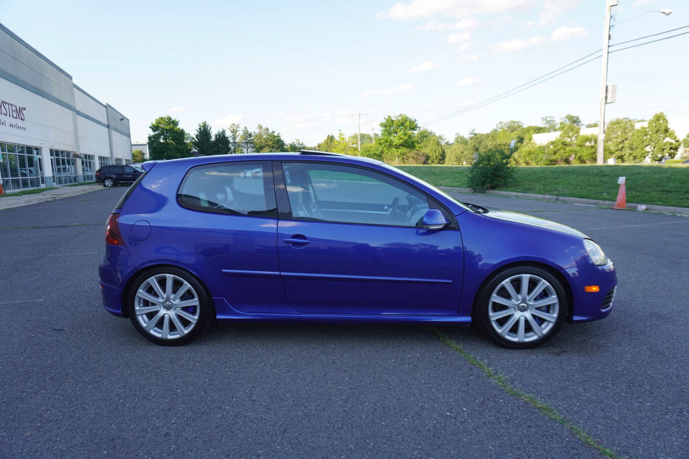 Used 2008 Volkswagen R32 AWD/4WD image 8