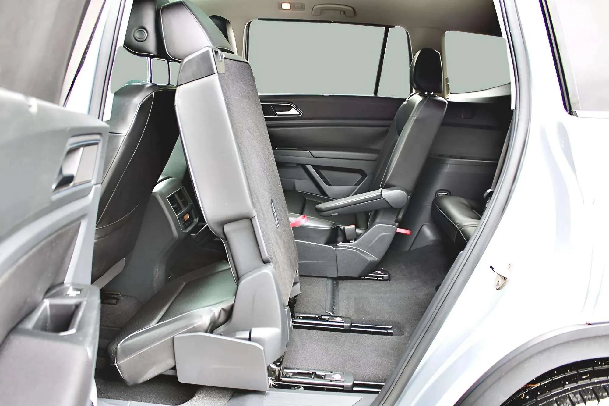 Used 2019 Volkswagen Atlas SEL FWD image 27
