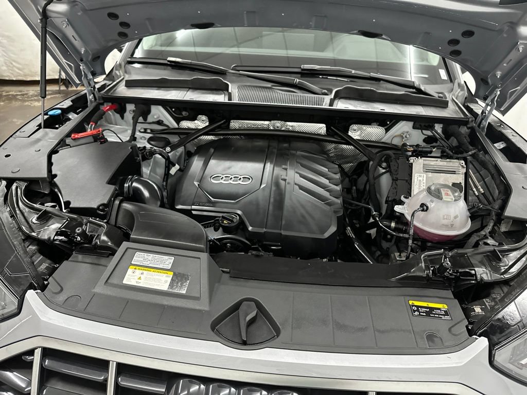 Used 2022 Audi Q5 2.0T Premium Plus w/ Premium Plus Package AWD/4WD image 13