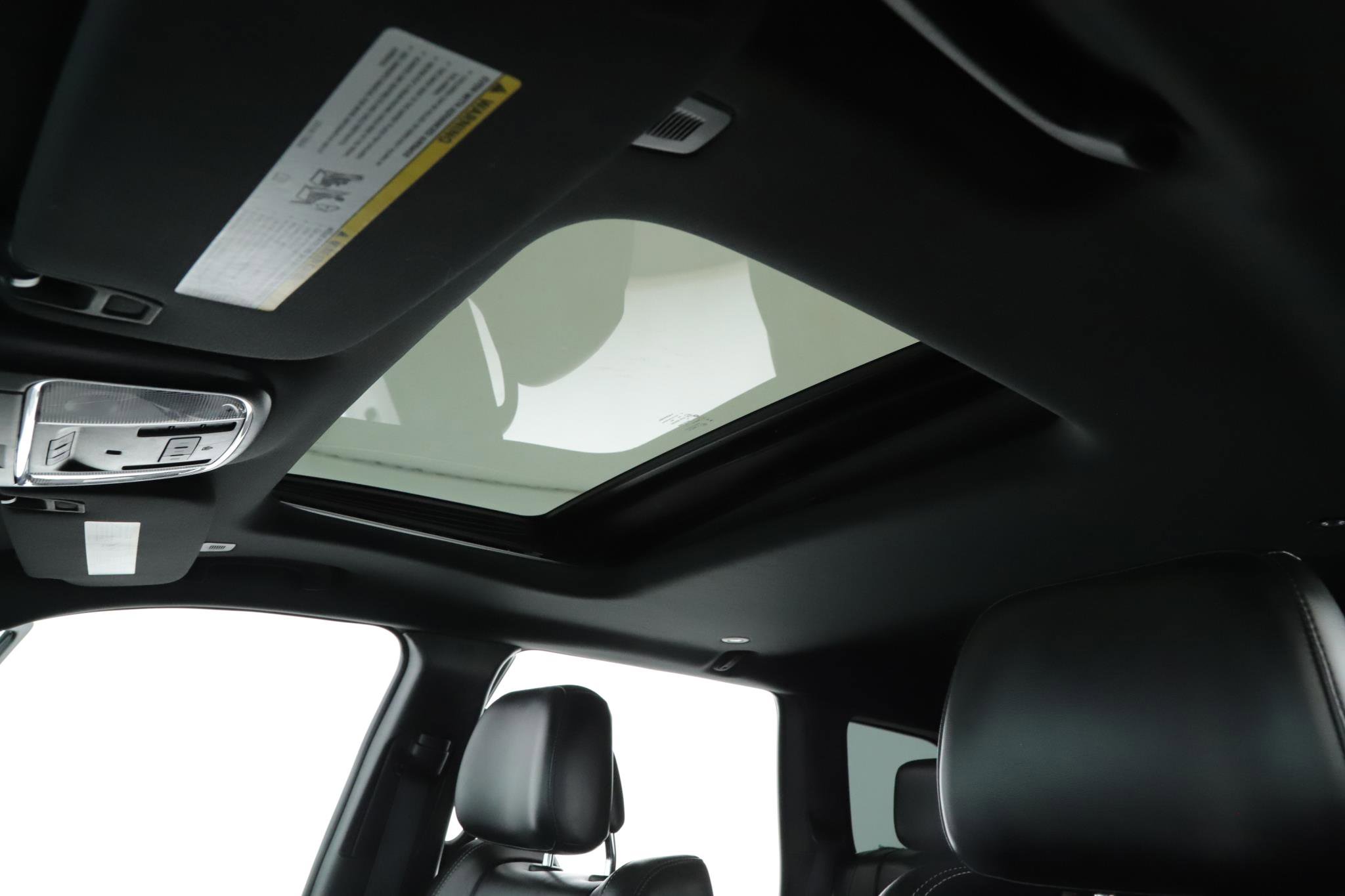 Used 2017 Jeep Grand Cherokee Limited image 16