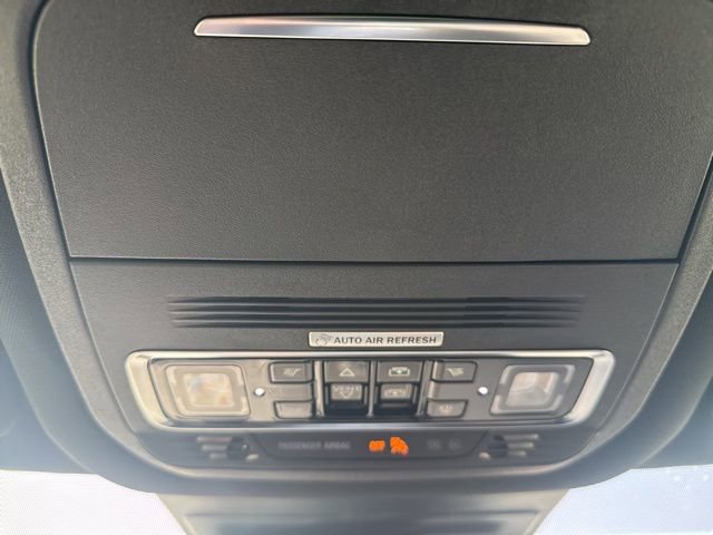 Used 2025 Lincoln Nautilus Reserve w/ Jet Appearance Package image 28