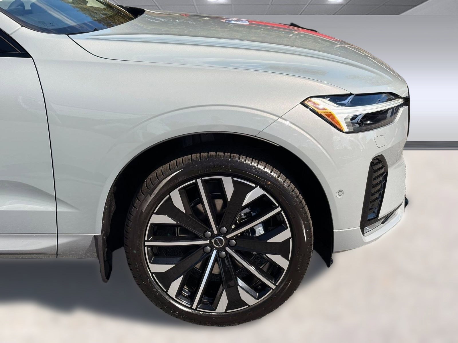 New 2026 Volvo XC60 B5 Ultra w/ Climate Package image 10