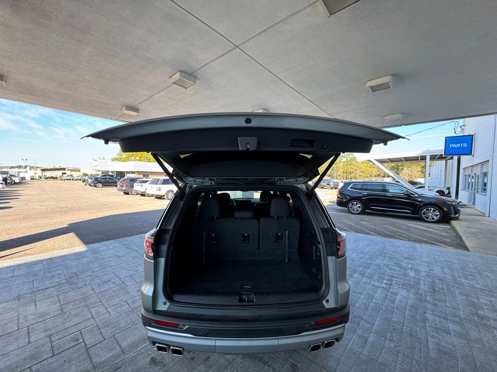 Used 2025 GMC Acadia Elevation image 9