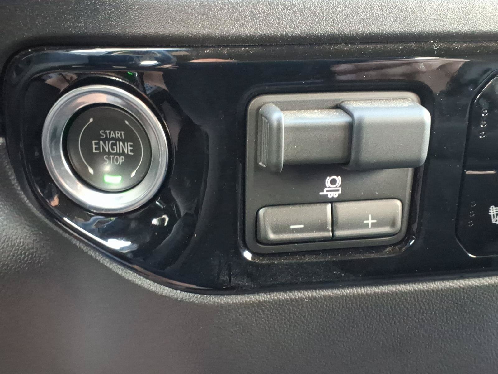 Used 2025 Chevrolet Silverado 1500 RST w/ Protection Package AWD/4WD image 24