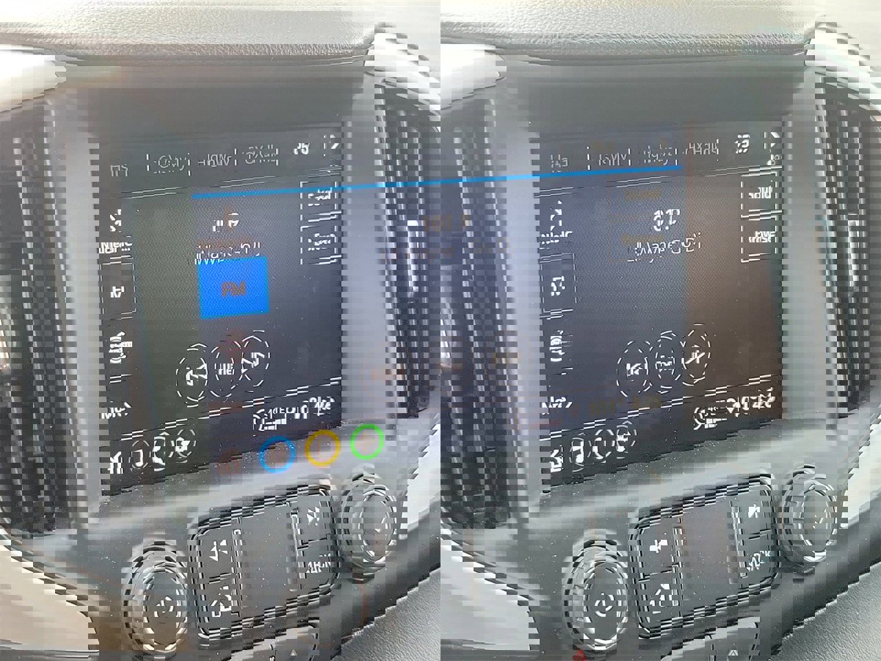 Used 2023 GMC Terrain SLT image 24