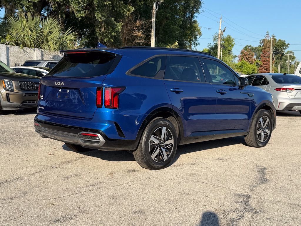 Certified 2023 Kia Sorento S w/ Panoramic Sunroof Package FWD image 5