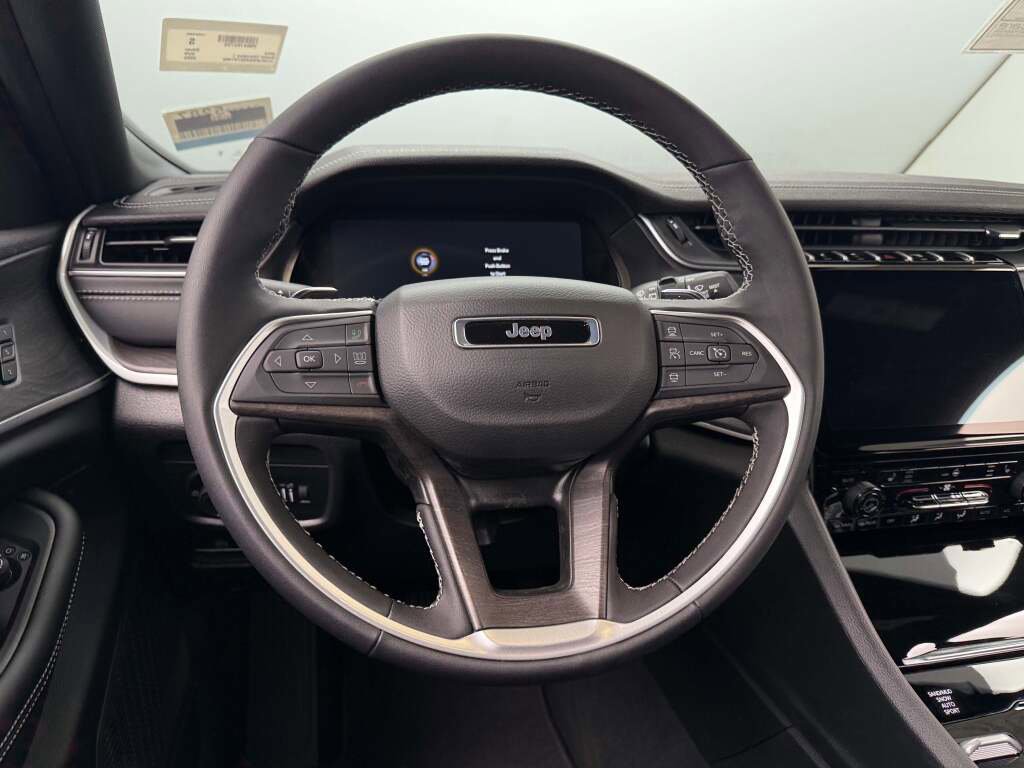 New 2025 Jeep Grand Cherokee L Limited image 21