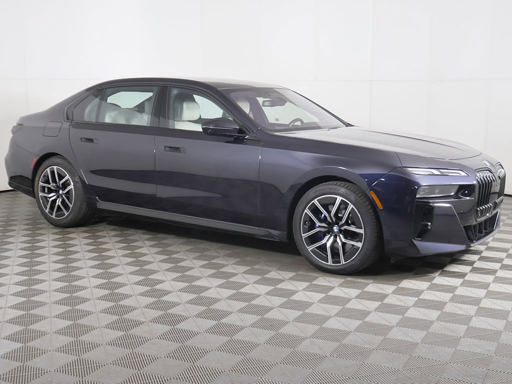 Used 2023 BMW 760i xDrive w/ Luxury Rear Seating Package AWD/4WD image 16