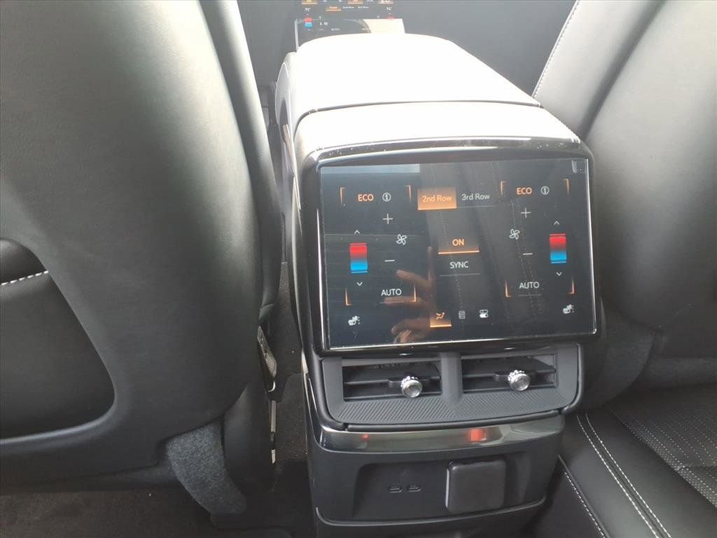 Used 2026 Cadillac Vistiq Sport w/ LPO, Floor Liner Package image 26