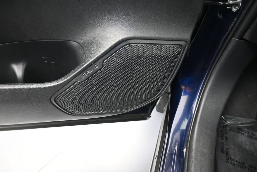 Used 2025 Toyota RAV4 XLE Premium FWD image 15