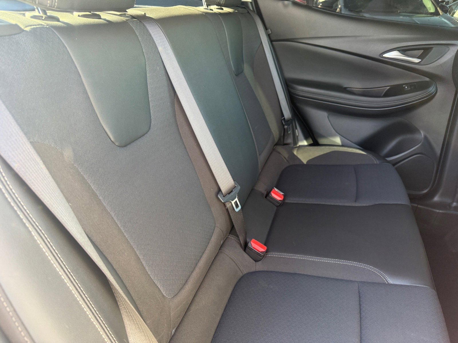 Used 2020 Buick Encore GX Preferred w/ Cold Weather Comfort Package image 31