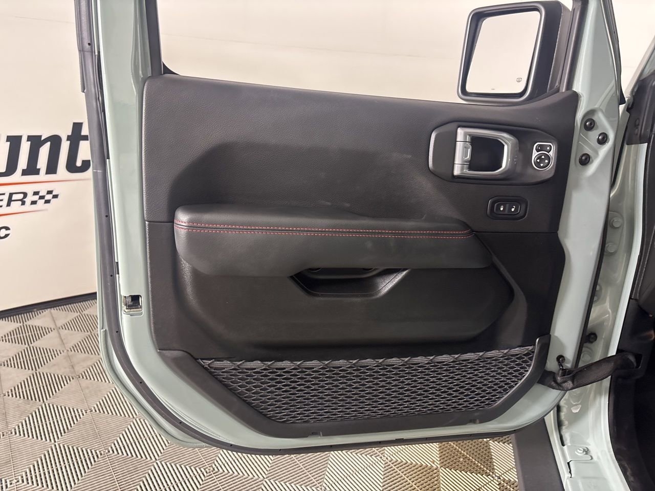 Used 2023 Jeep Wrangler Unlimited Rubicon 4xe AWD/4WD image 7
