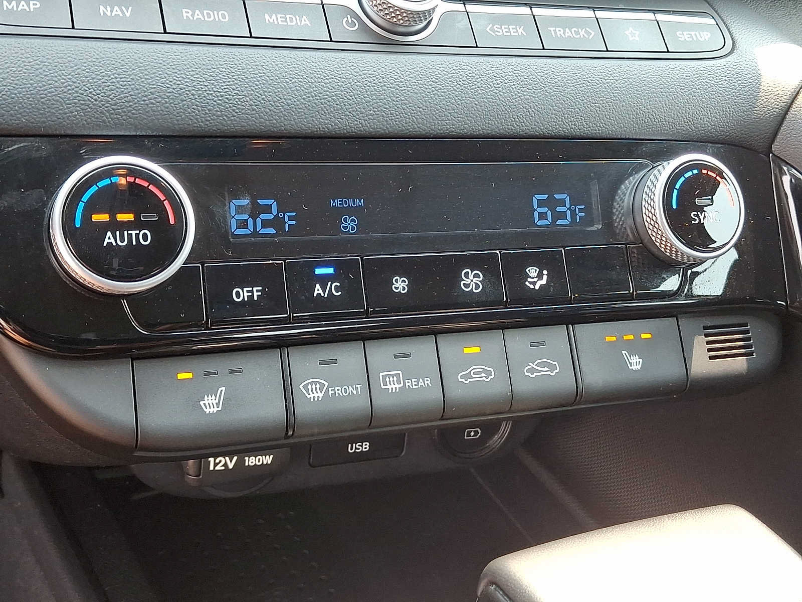 Used 2023 Hyundai Elantra SEL w/ Convenience Package FWD image 15