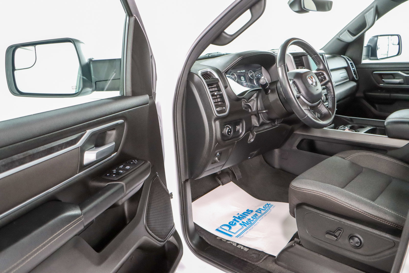 Used 2023 RAM 1500 Big Horn image 3