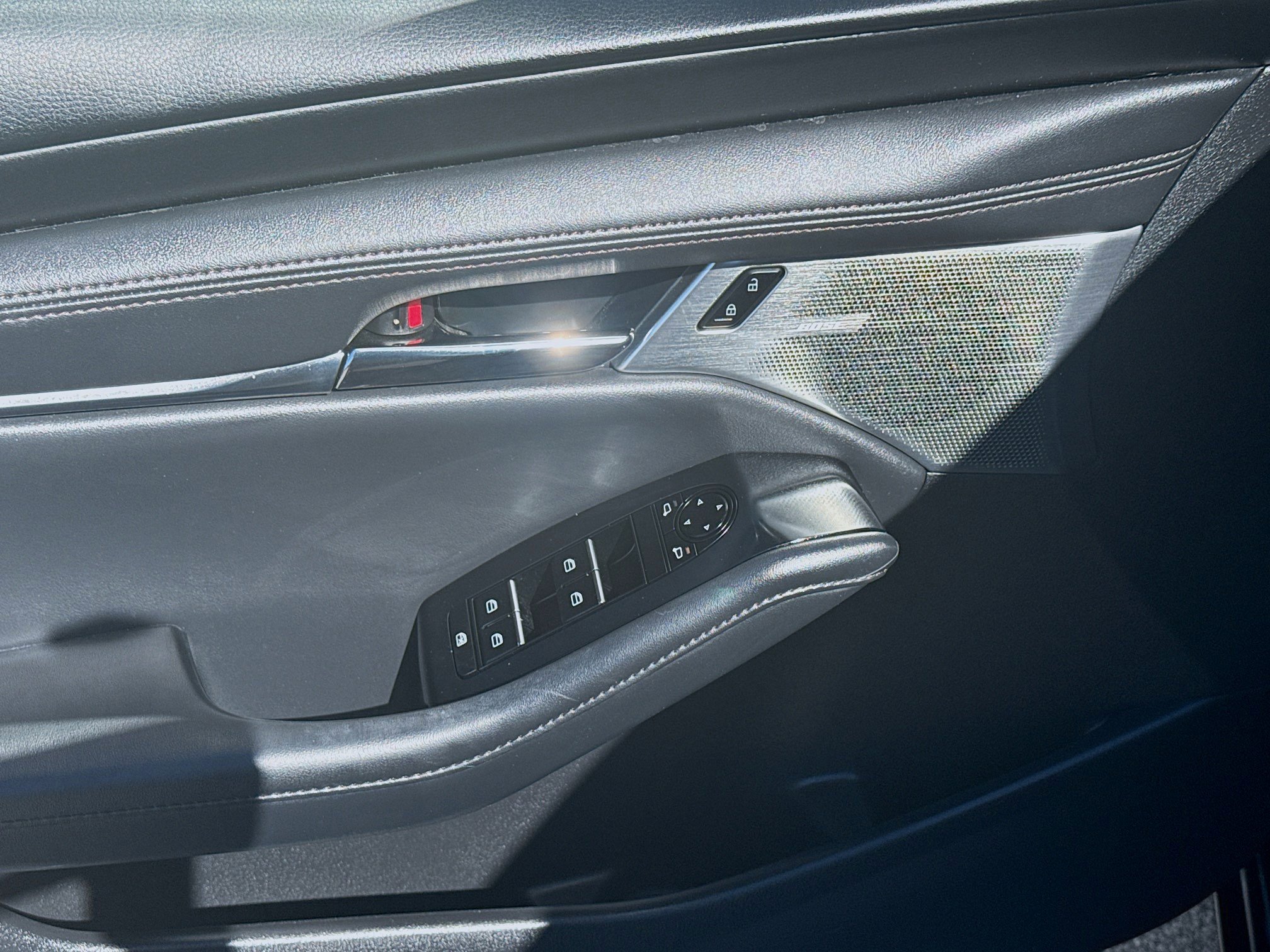 Used 2022 MAZDA MAZDA3 s image 18