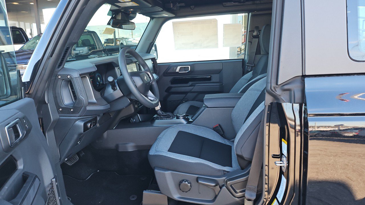 New 2025 Ford Bronco 2-Door AWD/4WD image 7