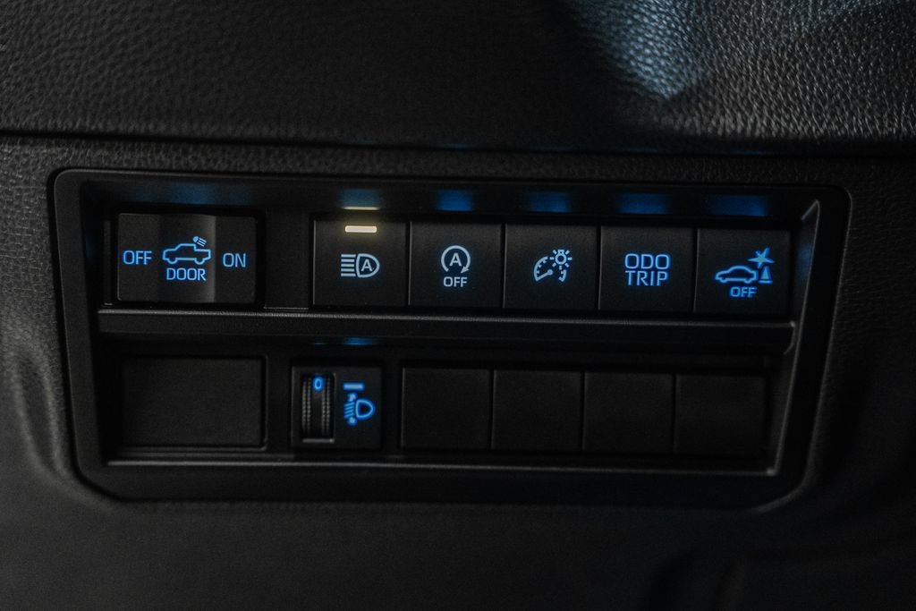 Used 2024 Toyota Tundra SR5 w/ SR5 Convenience Package AWD/4WD image 41