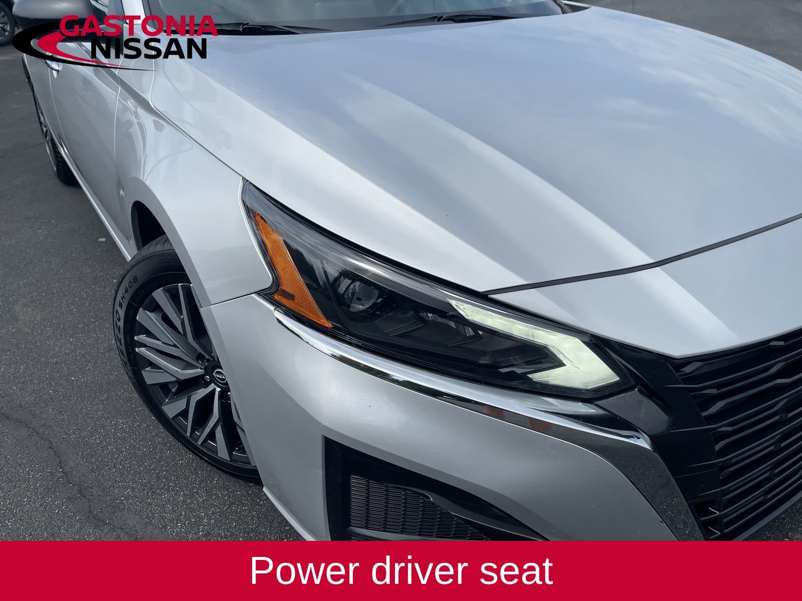 Used 2024 Nissan Altima 2.5 SV image 3