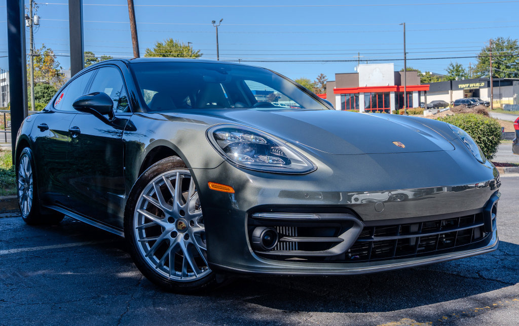 Used 2023 Porsche Panamera w/ Premium Package RWD image 3