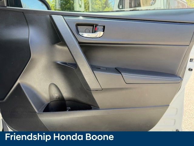 Used 2018 Toyota Corolla SE FWD image 23