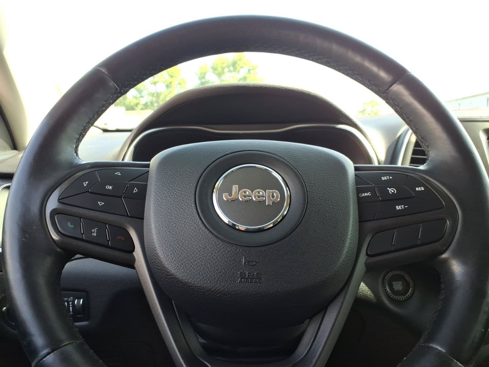 Used 2019 Jeep Cherokee Trailhawk w/ Cold Weather Group AWD/4WD image 28