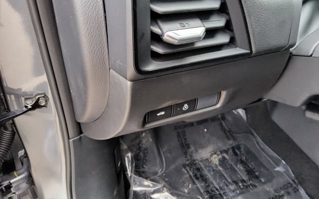 New 2026 Nissan Sentra SV w/ SV Convenience Package FWD image 17
